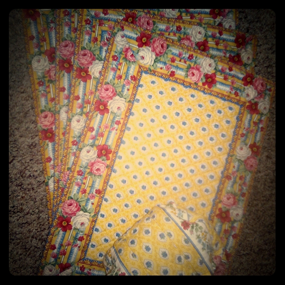 Vera Bradley placemats and matching bag